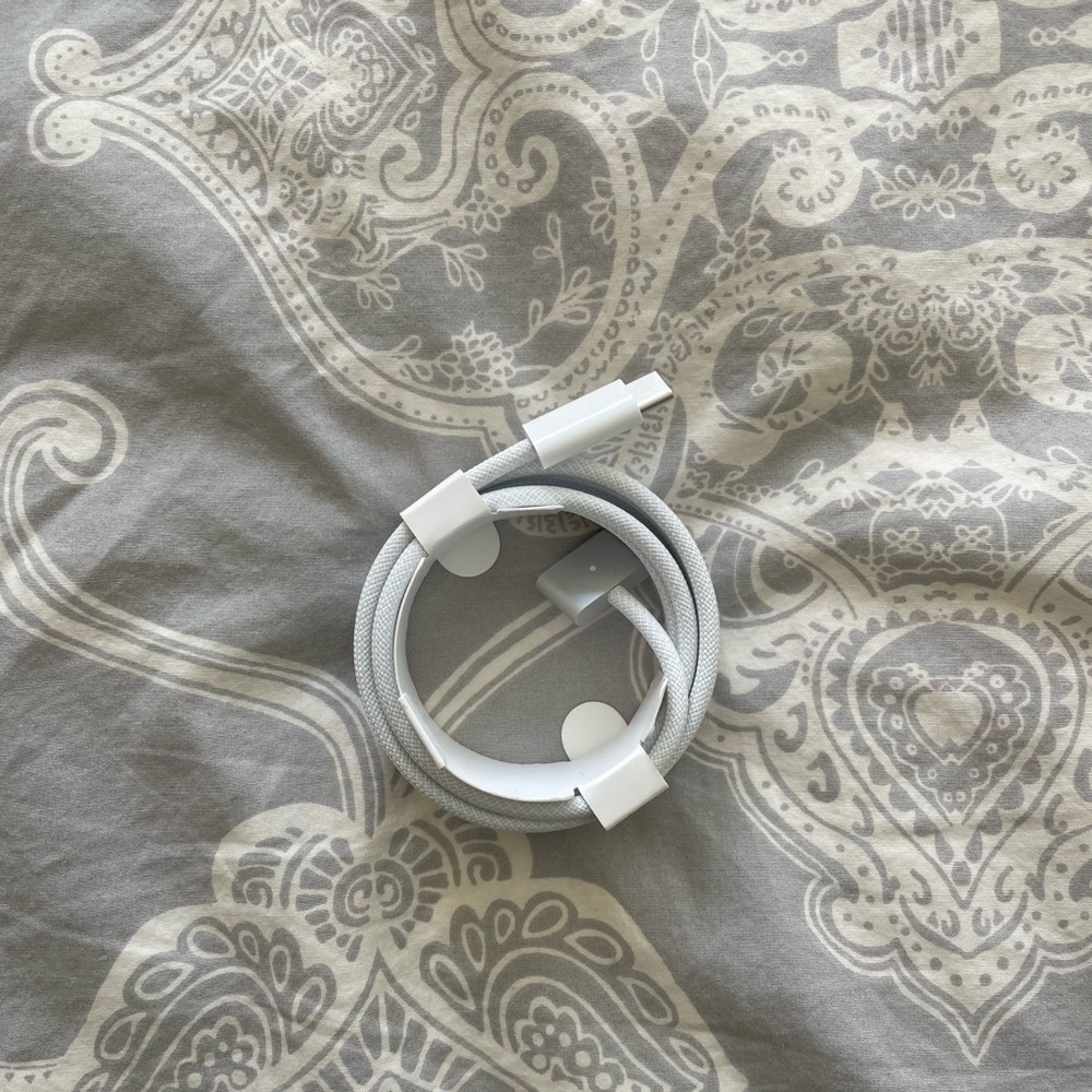 [Apple] USB-C to MagSafe 3 Cable (2 m) - Silver